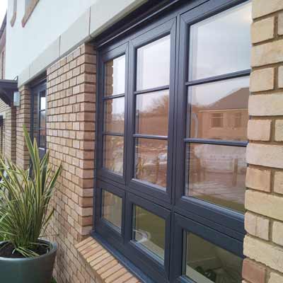 Flush sash window